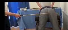 Harte Rohrstockzüchtigung auf die Jeans